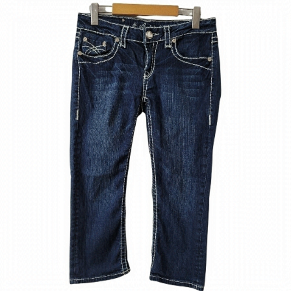 𝅺DARK Wash Denim Capris Womens Size 9  Embroidered Stitched Stretchy